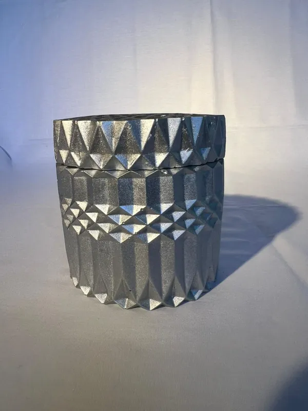Handcrafted_Textured_Metal_Box_With_Geometric_Pattern_And_Lid