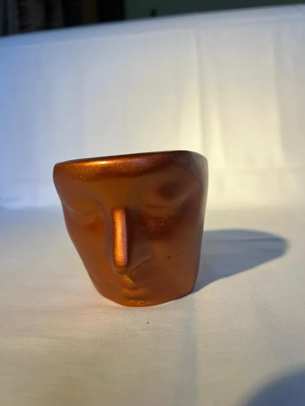 Handcrafted_Amber_Resin_Face_Planter_Minimalist_Modern_Home_Decor_Pot