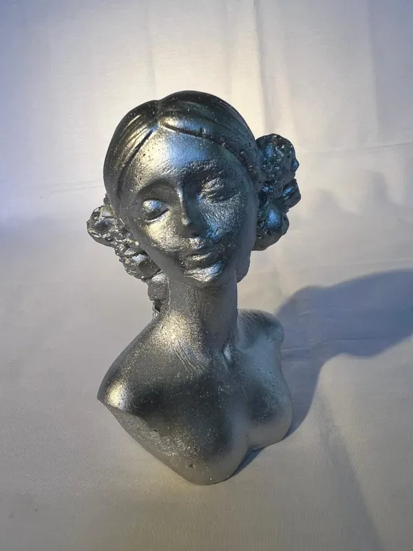 Decorative_Female_Bust_Sculpture_Metallic_Silver_Finish