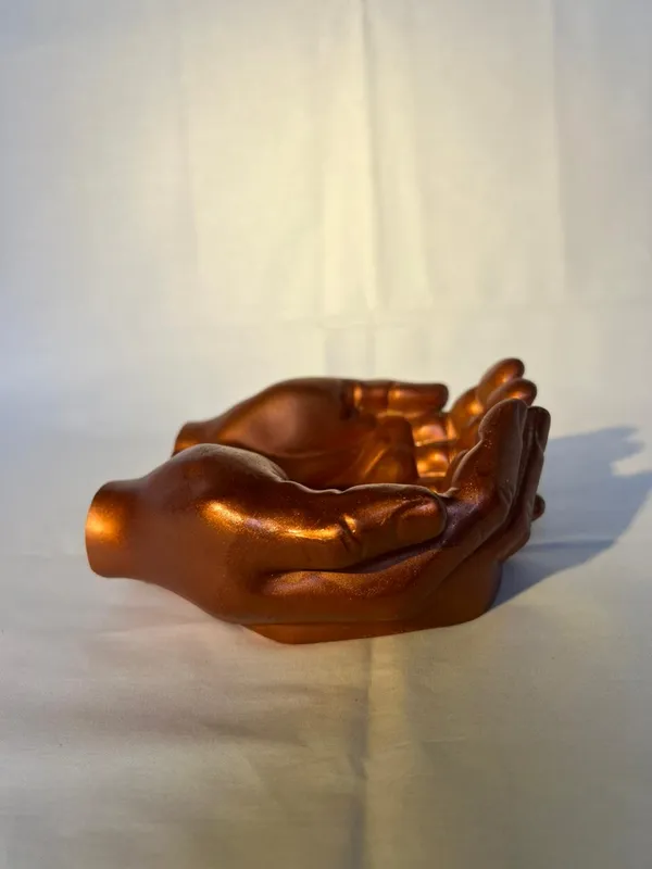 Golden_Bronze_Cupped_Hands_Sculpture_Decorative_Showpiece