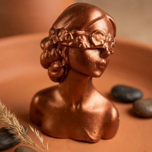 Decorative_Female_Bust_Sculpture_In_Bronze_Finish