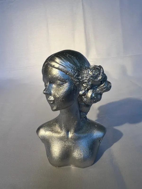 Decorative_Female_Bust_Sculpture_Metallic_Silver_Finish