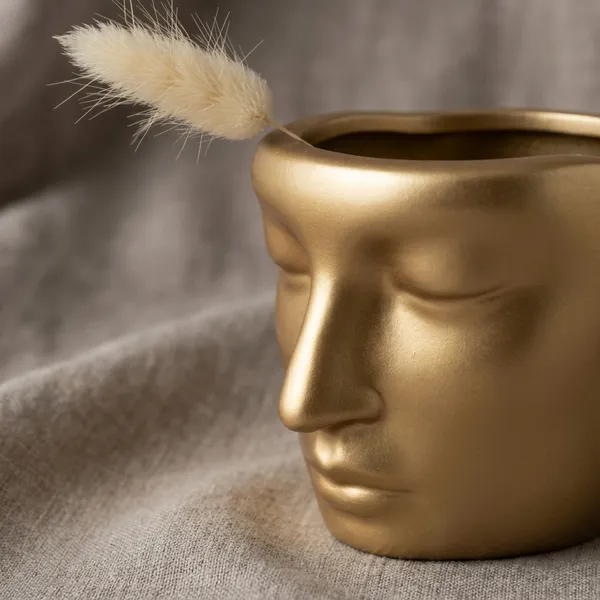 Gold_Face_Shaped_Decorative_Cup_Or_Planter