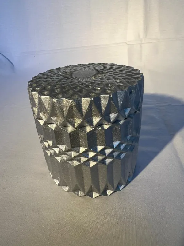 Handcrafted_Textured_Metal_Box_With_Geometric_Pattern_And_Lid