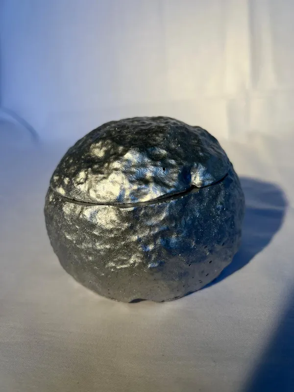 Decorative_Metallic_Sphere_Box_Textured_Silver_Finish_Storage_Container