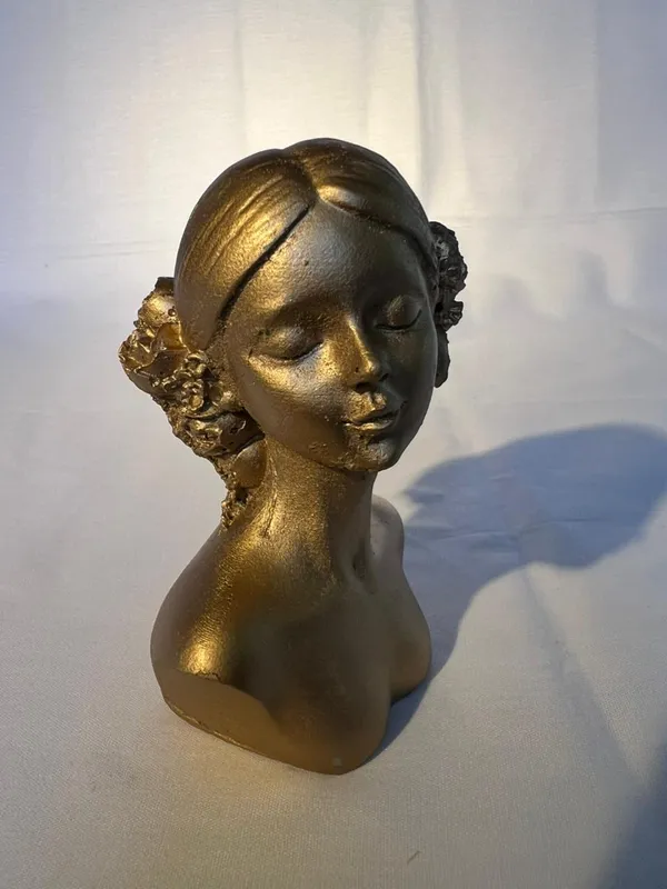 Golden_Female_Bust_Decorative_Sculpture_With_Floral_Accent