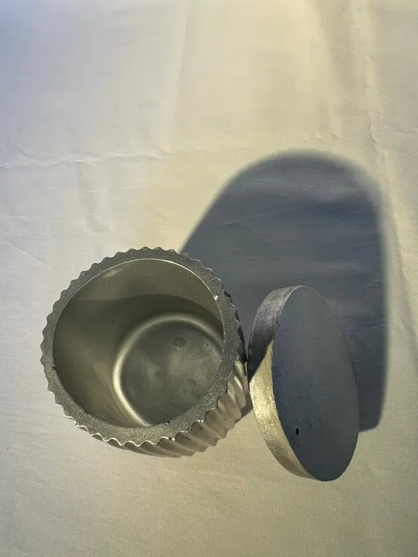 Metallic_Corrugated_Container_With_Lid_Cylindrical_Storage_Jar