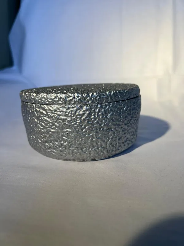 Textured_Black_Round_Storage_Box_With_Lid