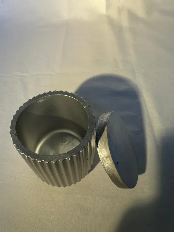 Metallic_Corrugated_Container_With_Lid_Cylindrical_Storage_Jar