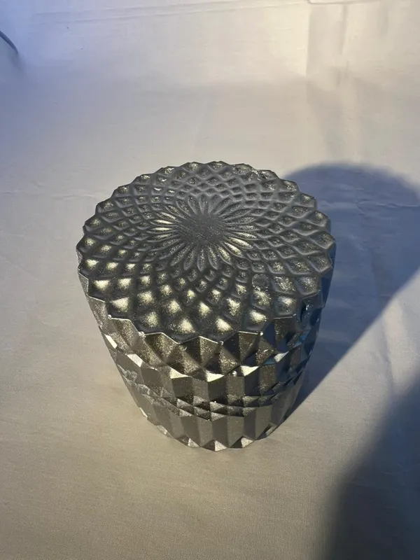 Handcrafted_Textured_Metal_Box_With_Geometric_Pattern_And_Lid