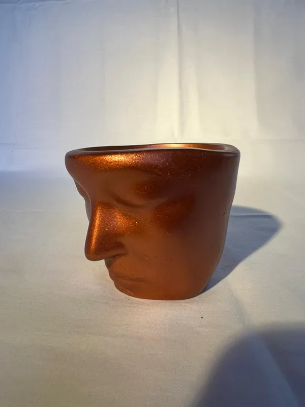 Handcrafted_Amber_Resin_Face_Planter_Minimalist_Modern_Home_Decor_Pot