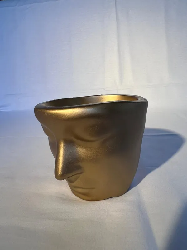 Gold_Face_Shaped_Decorative_Cup_Or_Planter