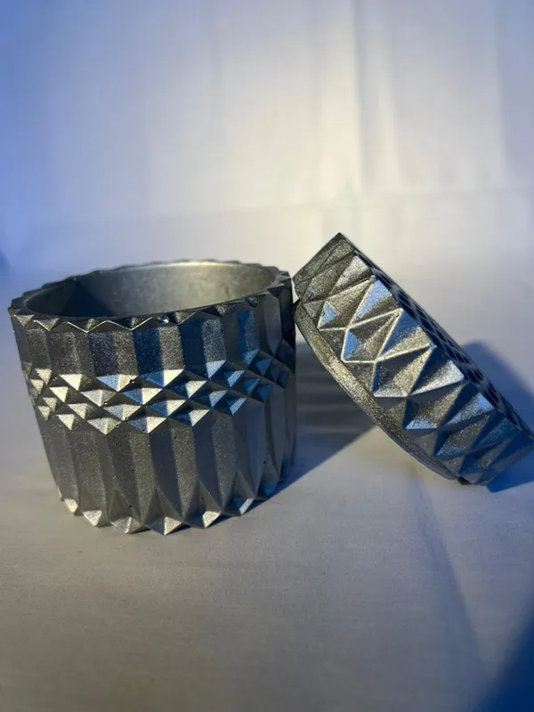 Handcrafted_Textured_Metal_Box_With_Geometric_Pattern_And_Lid