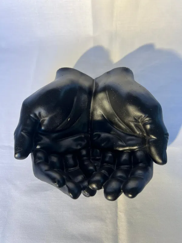 Black_Resin_Cupped_Hands_Decorative_Bowl