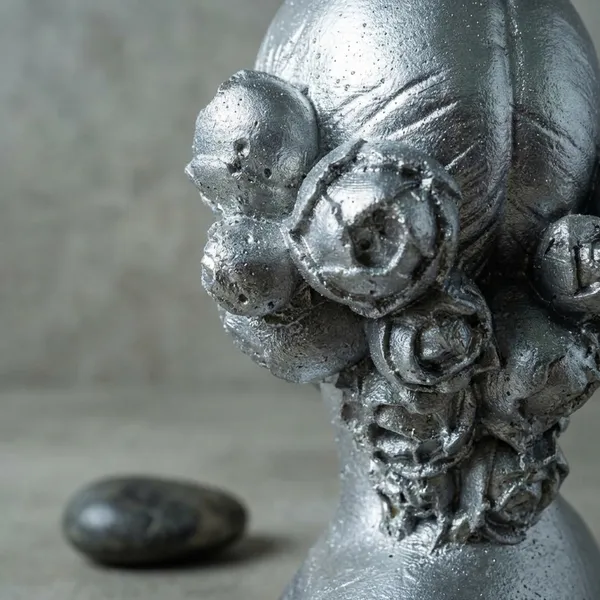 Decorative_Female_Bust_Sculpture_Metallic_Silver_Finish
