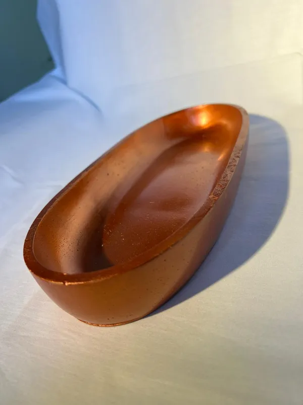 Handcrafted_Golden_Amber_Resin_Oval_Bowl