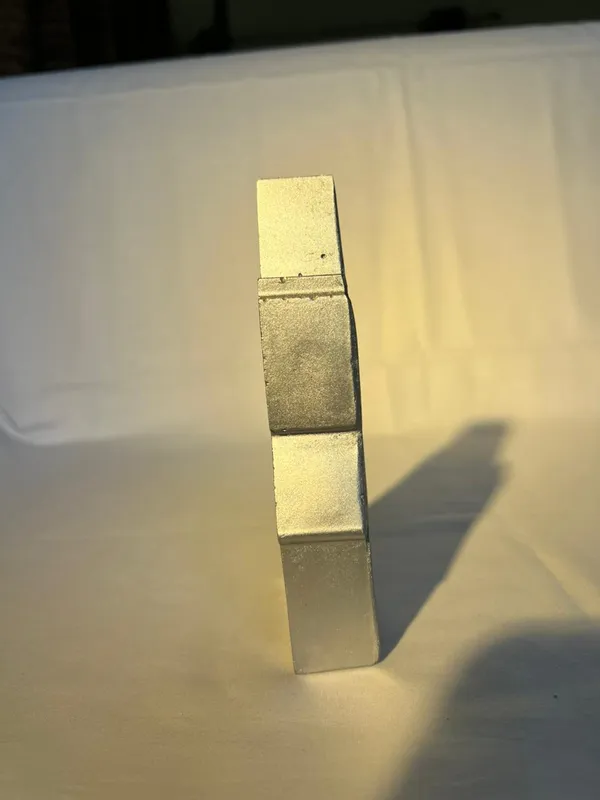 Metal_House_Shaped_Candle_Holder_Luminary