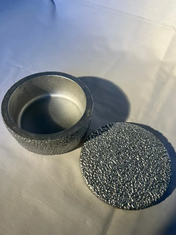 Textured_Black_Round_Storage_Box_With_Lid