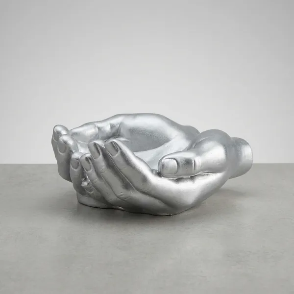 Metallic_Gold_Hand_Sculpture_Ring_Holder