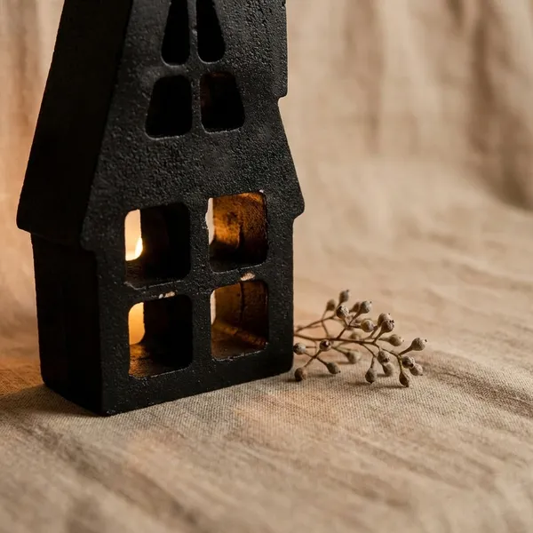 Black_Metal_House_Shaped_Decorative_Candle_Holder_Lantern