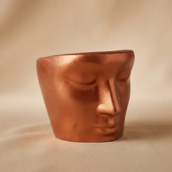 Handcrafted_Amber_Resin_Face_Planter_Minimalist_Modern_Home_Decor_Pot