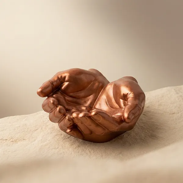 Golden_Bronze_Cupped_Hands_Sculpture_Decorative_Showpiece