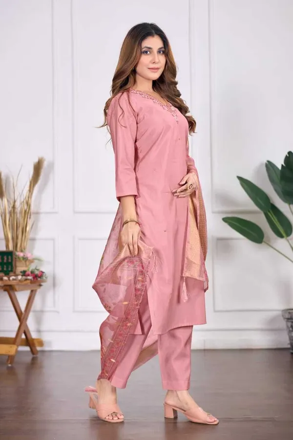 Pink_Cotton_Kurta,_Pyjama_&_Dupatta_Set_For_Women