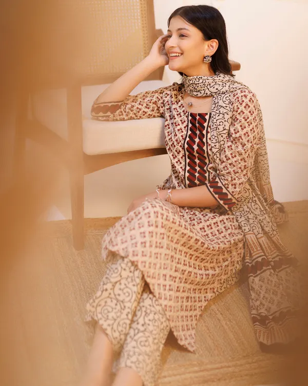 Beige_Bagru_Hand_Block_Printed_Cotton_Suit_Set