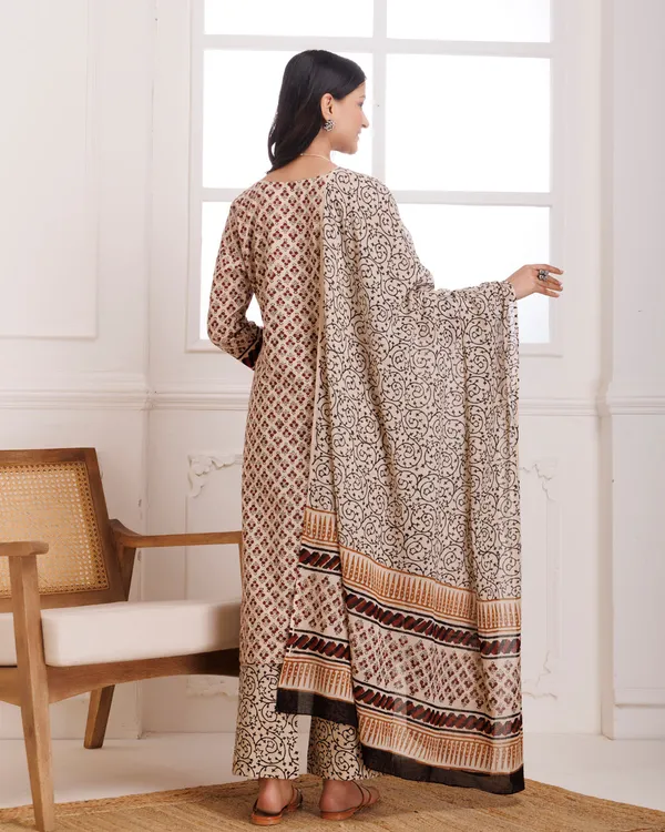 Beige_Bagru_Hand_Block_Printed_Cotton_Suit_Set