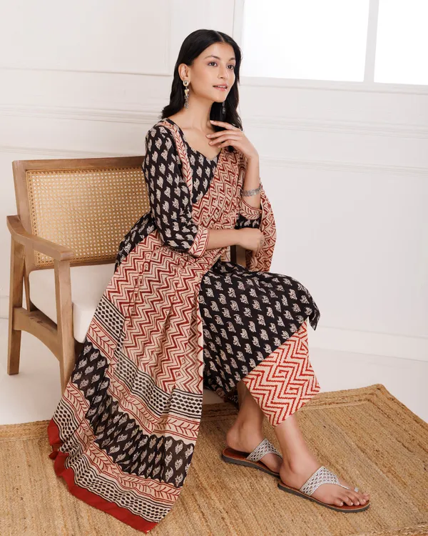 Black_Bagru_Hand_Printed_Cotton_Suit_Set