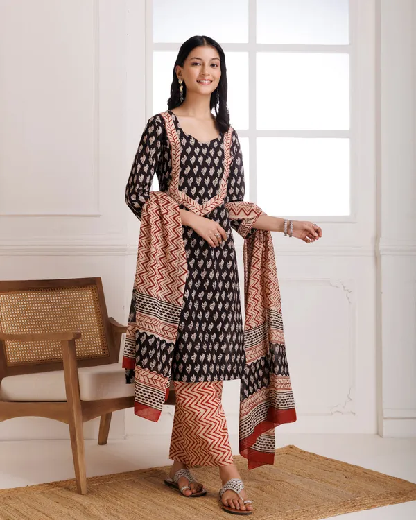 Black_Bagru_Hand_Printed_Cotton_Suit_Set