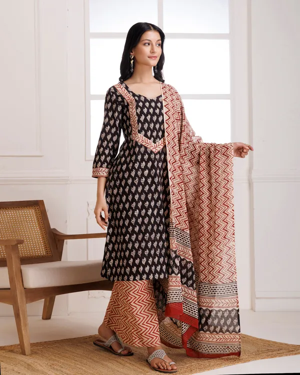 Black_Bagru_Hand_Printed_Cotton_Suit_Set