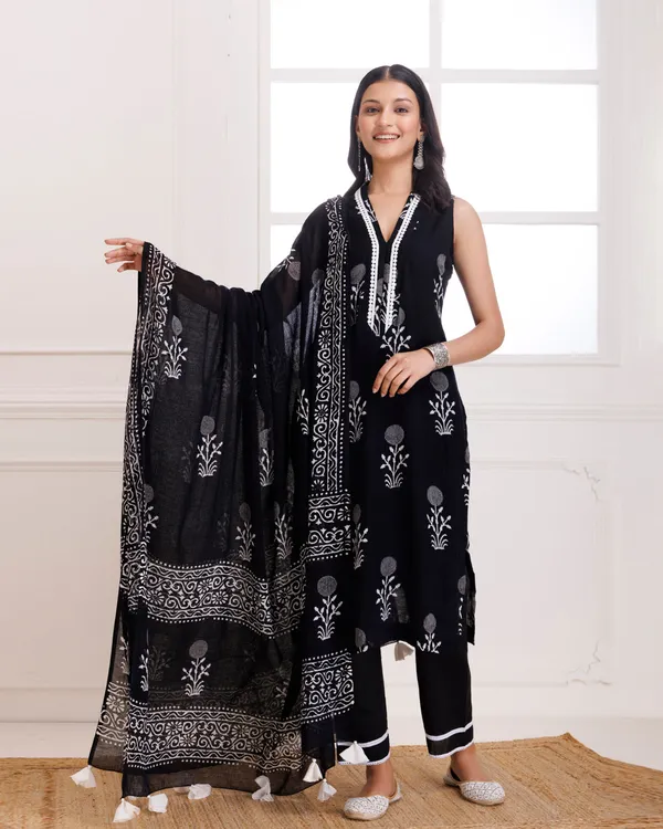 Black_Butta_Hand_Block_Print_Moonga_Suit_Set