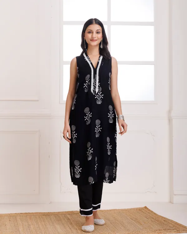 Black_Butta_Hand_Block_Print_Moonga_Suit_Set