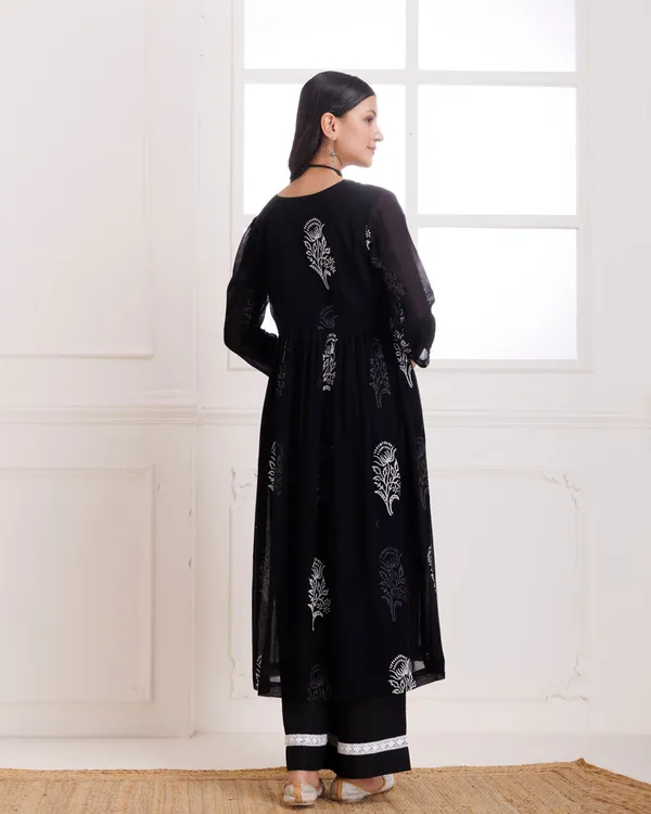 Black_Butta_Hand_Block_Printed_Moonga_Cotton_Gathesuit_Set