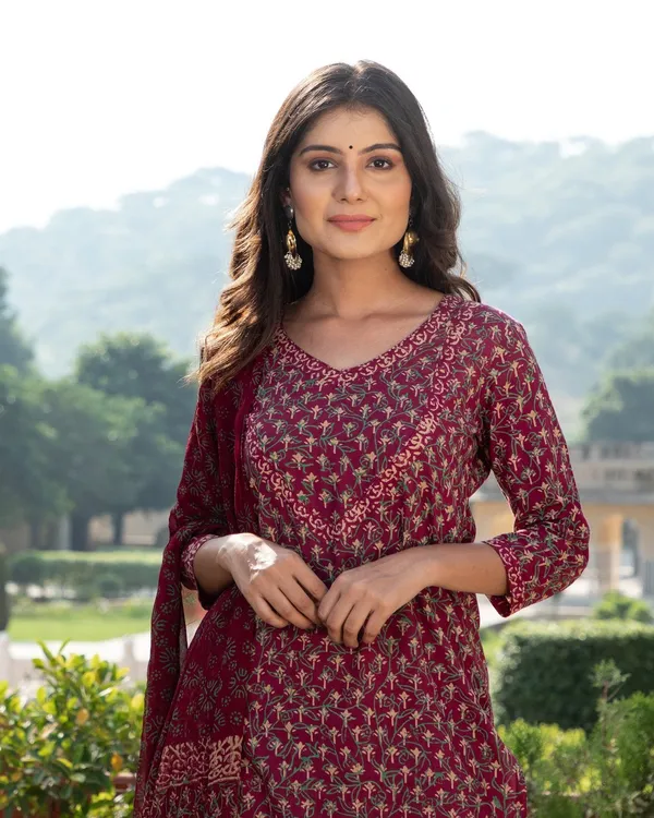 Maroon_Burgundy_Block_Butti_Print_Kurta_Pant_Suit_Set