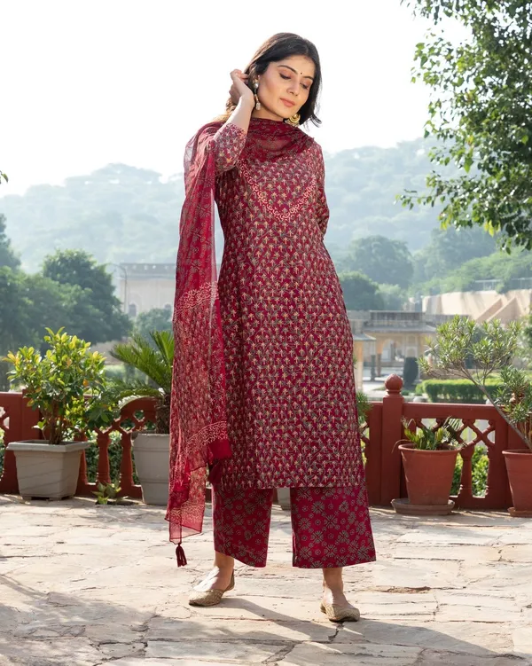 Maroon_Burgundy_Block_Butti_Print_Kurta_Pant_Suit_Set