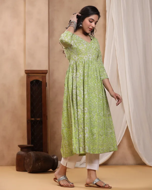 Green_Dabu_Hand_Block_Printed_Cotton_Gathekurti
