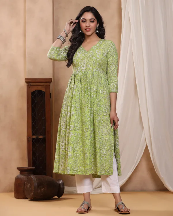 Green_Dabu_Hand_Block_Printed_Cotton_Gathekurti