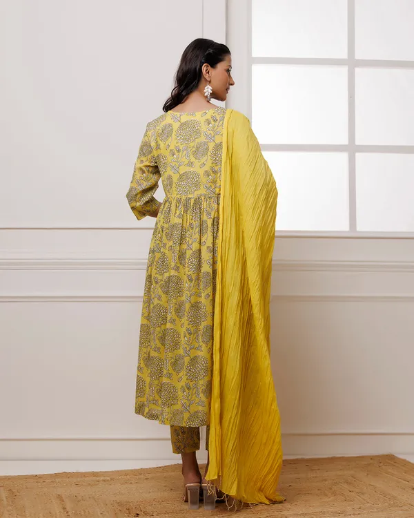 Yellow_Ghazal_Dabu_Hand_Block_Printed_Mul_Gathesuit_Set