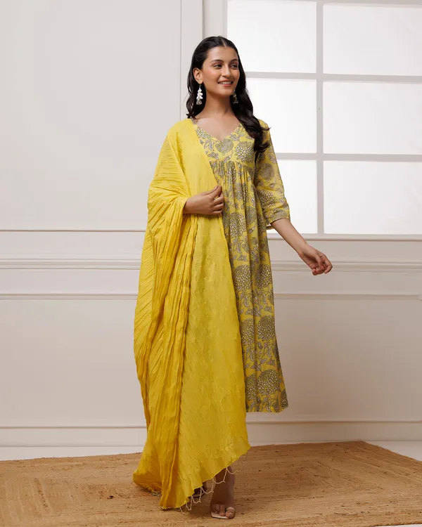 Yellow_Ghazal_Dabu_Hand_Block_Printed_Mul_Gathesuit_Set