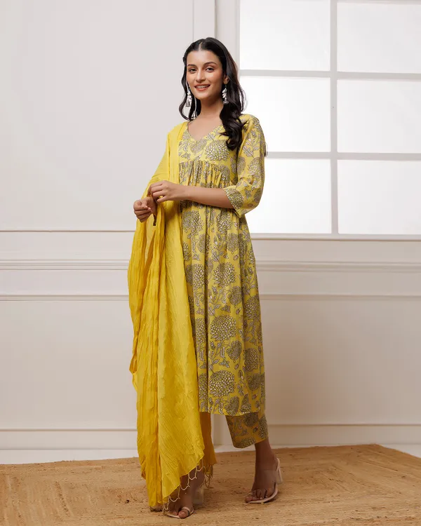 Yellow_Ghazal_Dabu_Hand_Block_Printed_Mul_Gathesuit_Set