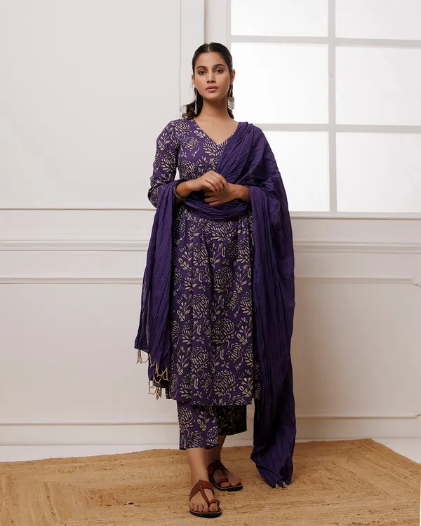 Purple_Ghazal_Violet_Dabu_Hand_Block_Printed_Mul_Gathesuit_Set