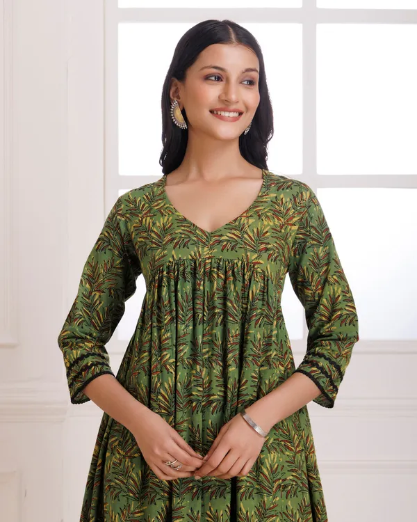 Green_Dabu_Hand_Block_Printed_Cotton_Gathekurta_Pant