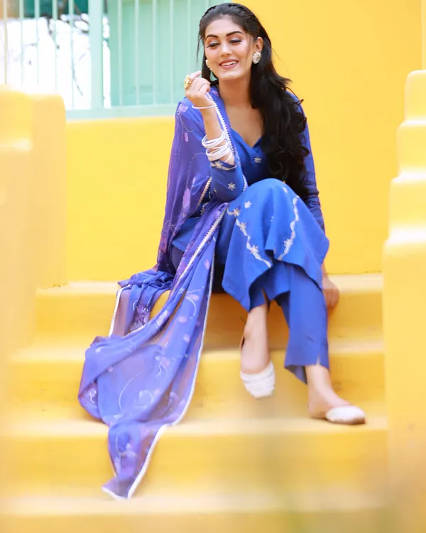 Blue_Heer_Royal_Hand_Embroidesilk_Kurta_Pant_With_Hand_Painted_Dupatta