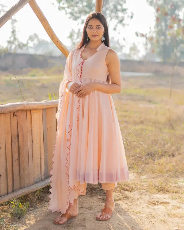 Peach_Mulmul_Sleeveless_Anarkali_Suit