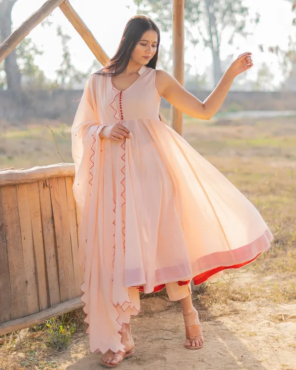 Peach_Mulmul_Sleeveless_Anarkali_Suit