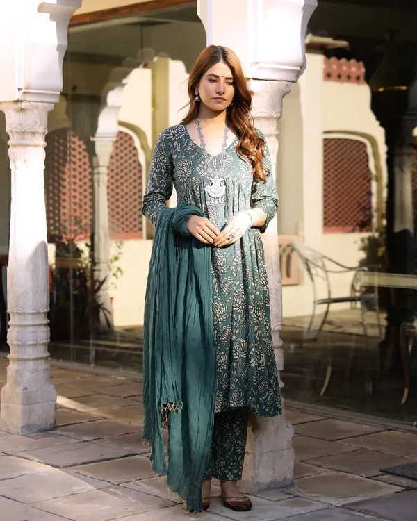 Green_Punchy_Dabu_Print_Kurta_Pant_Set