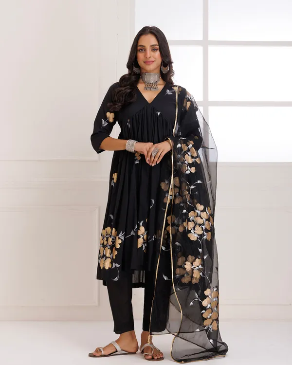 Black_Rangreza_Handpainted_Gathesuit_Set
