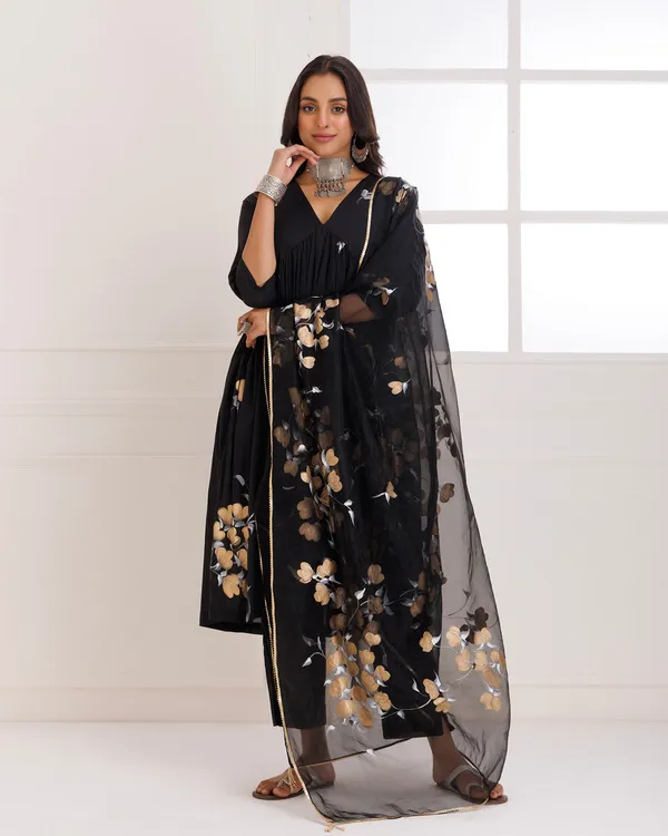 Black_Rangreza_Handpainted_Gathesuit_Set
